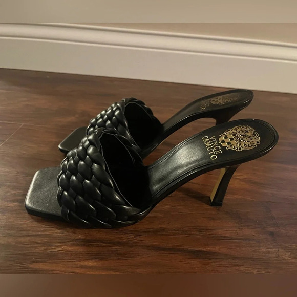 Black Leather quilted Heels by Vince Camuto-NWOT Size 9.5 - Picture 3 of 9